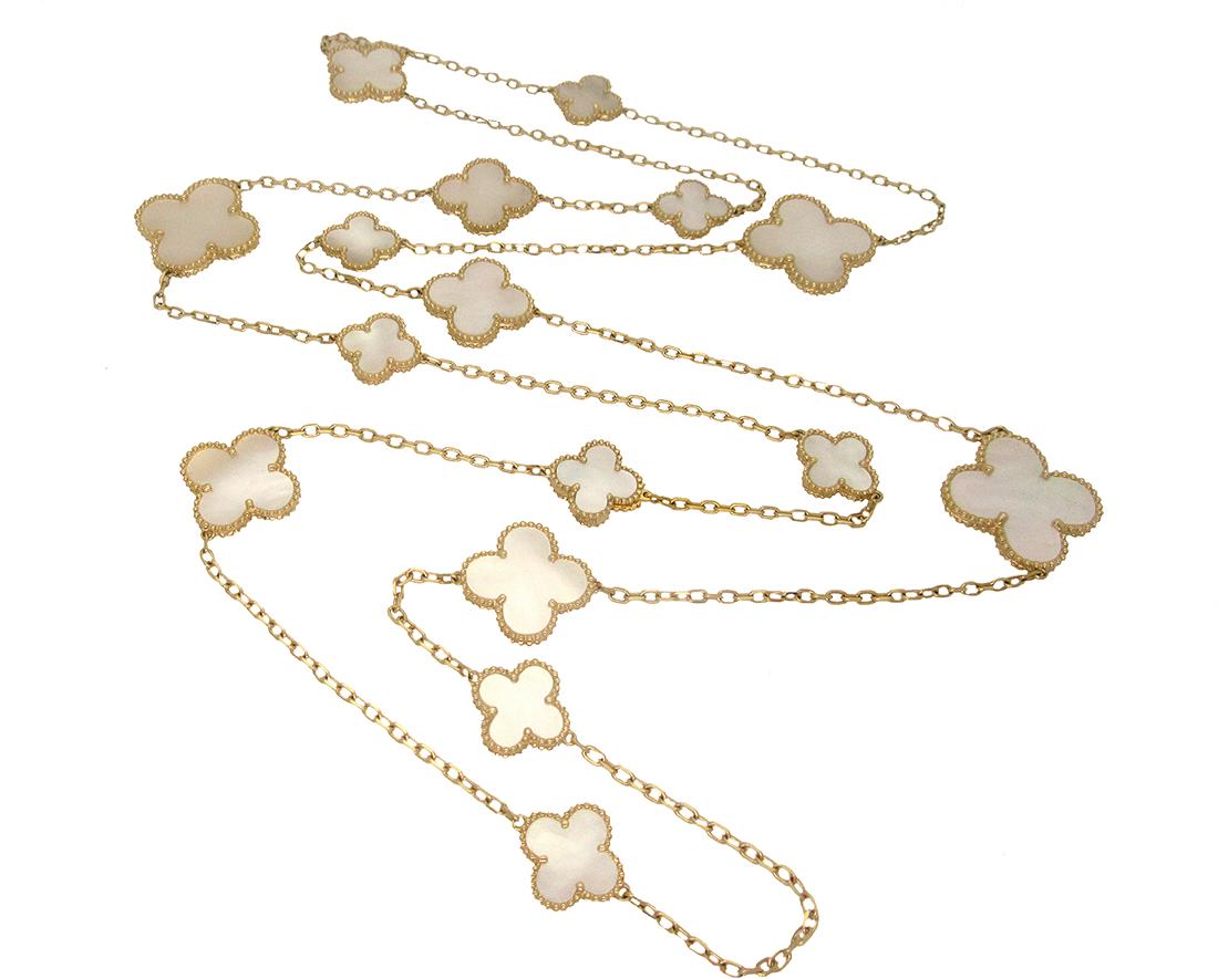 Van Cleef & Arpels Gold Magic Alhambra 16 motif (1 of 3)