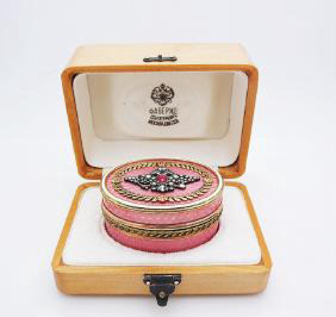 RUSSIAN GOLD ENAMEL PILL BOX