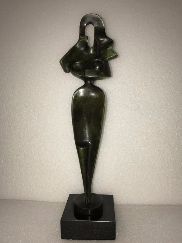 RUSSIAN-UKRAINIAN BRONZE SCULPTURE ALEXANDER ARCHIPENKO: RUSSIAN-UKRAINIAN BRONZE SCULPTURE ALEXANDER ARCHIPENKO (1887-1964). Signed Archipenko, dated 1915. Size : 13.5" H, base 3.5” x 3.5” x 1.5”