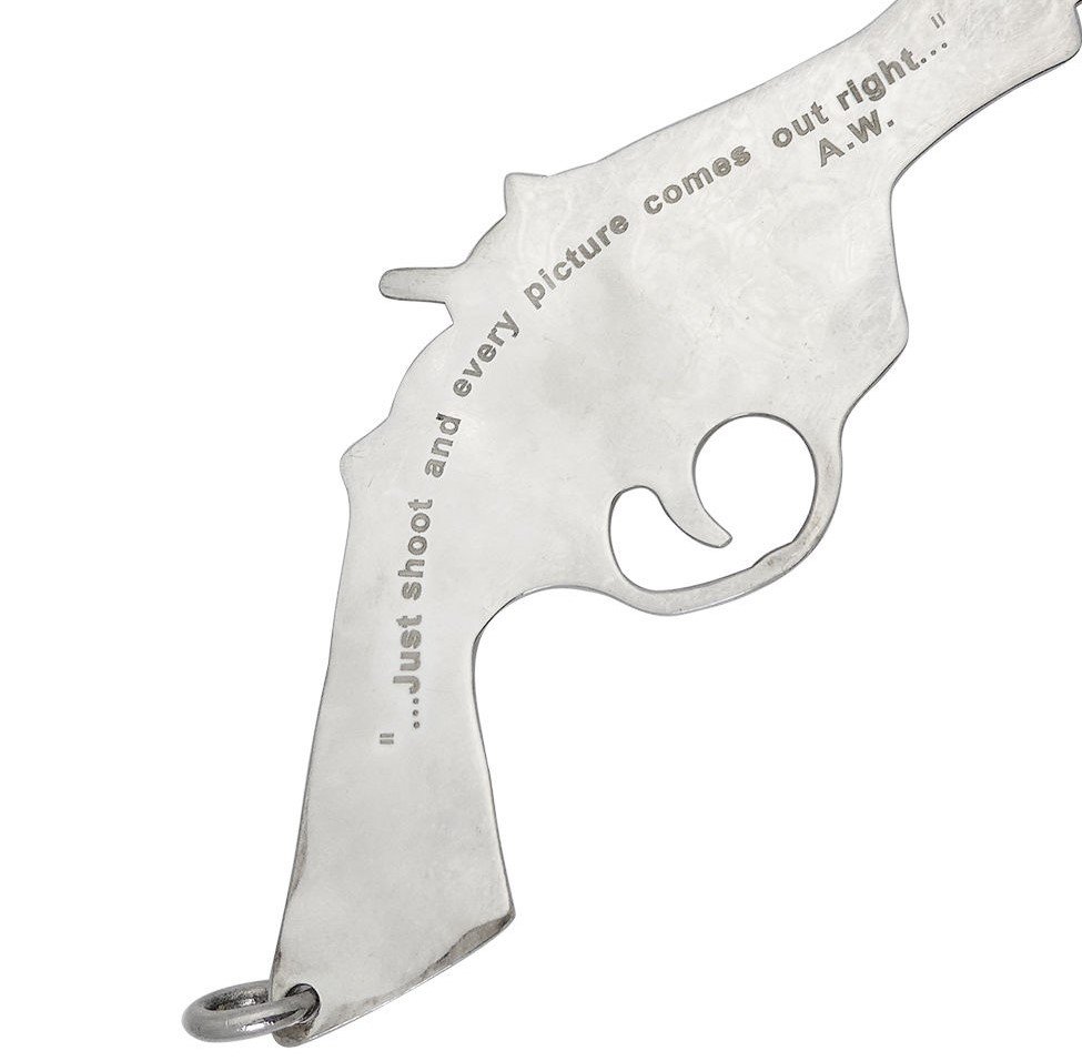 Robert Lee Morris Andy Warhol Silver Large Gun Pendent: Brand: Robert Lee Morris Andy Warhol Weight: 17.4 gramsGun Measurements: 4.5" x 1.7" Condition: Preowned (Can Be Professionally Polished To A Like New Condition Upon Request*CHAIN NOT INCLUDED*