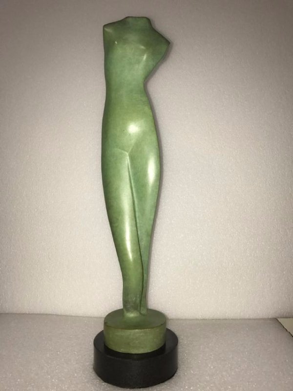 RUSSIAN-UKRAINIAN BRONZE SCULPTURE ALEXANDER ARCHIPENKO: RUSSIAN-UKRAINIAN BRONZE SCULPTURE ALEXANDER ARCHIPENKO (1887-1964). Signed Archipenko. Size: 18"H with base 16.5" without base after