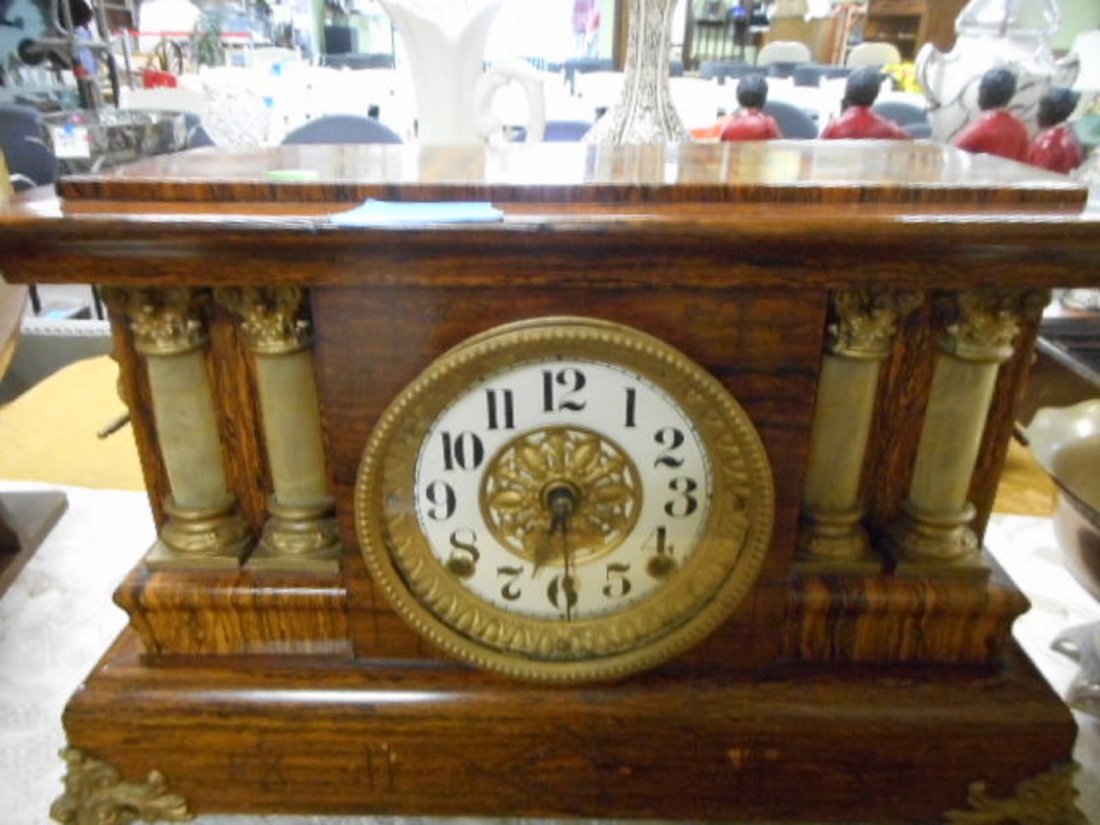 Antique Seth Thomas Mantle Clock w/Key (1 of 6)