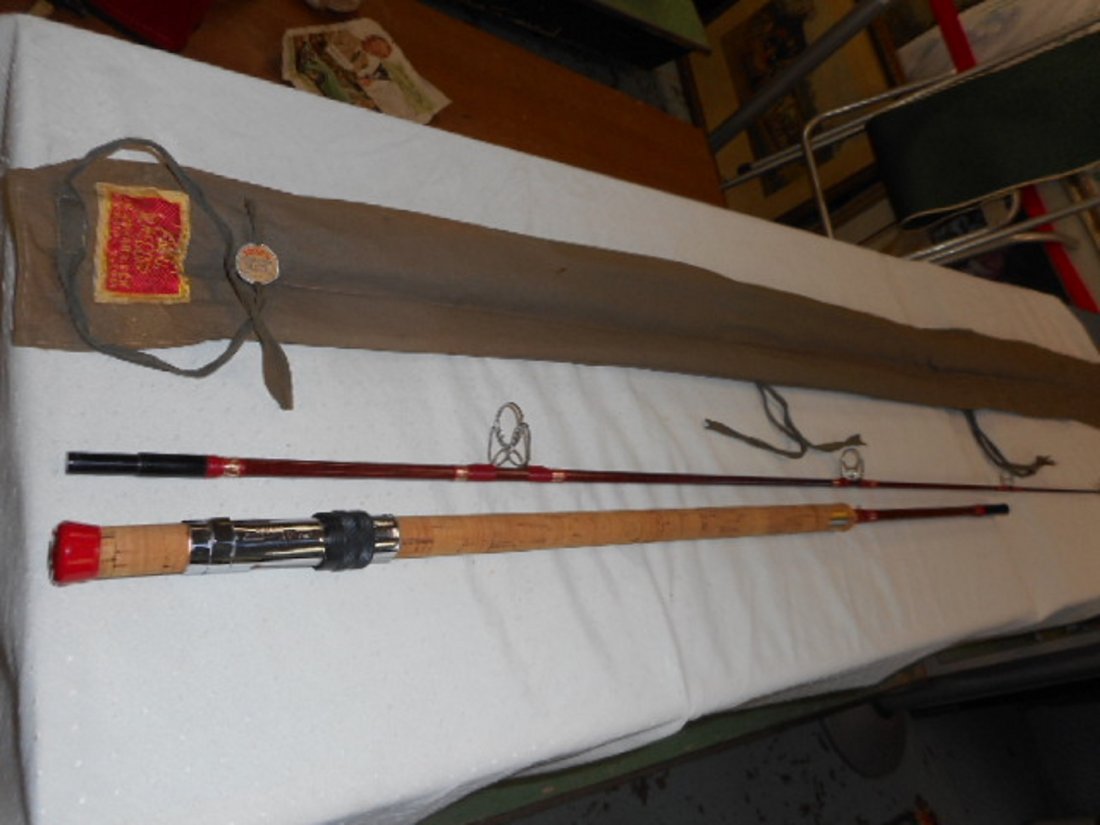 Abu Record atlantic 420 7 1/2 foot fishing rod w/origin (1 of 6)