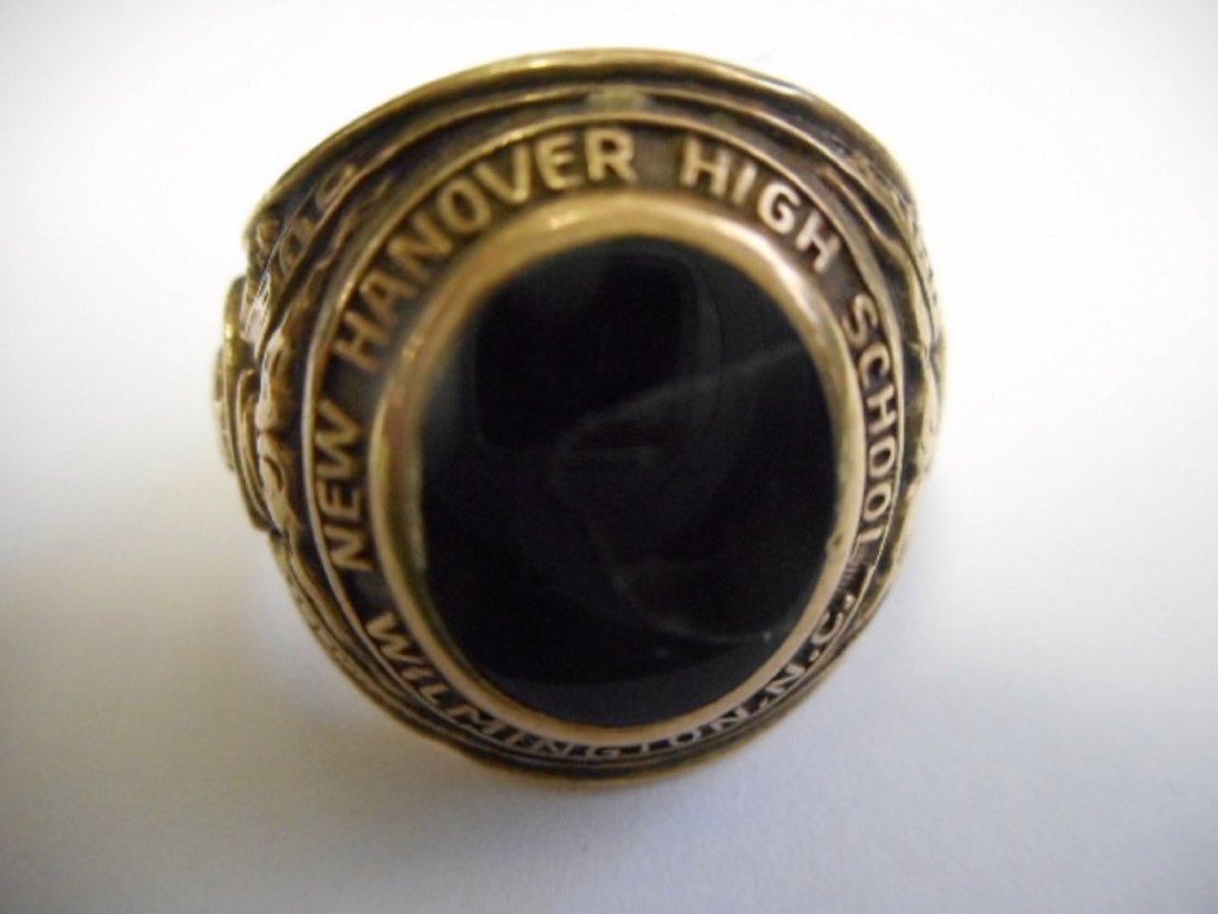 10 K yellow gold high School Ring (1 of 2)