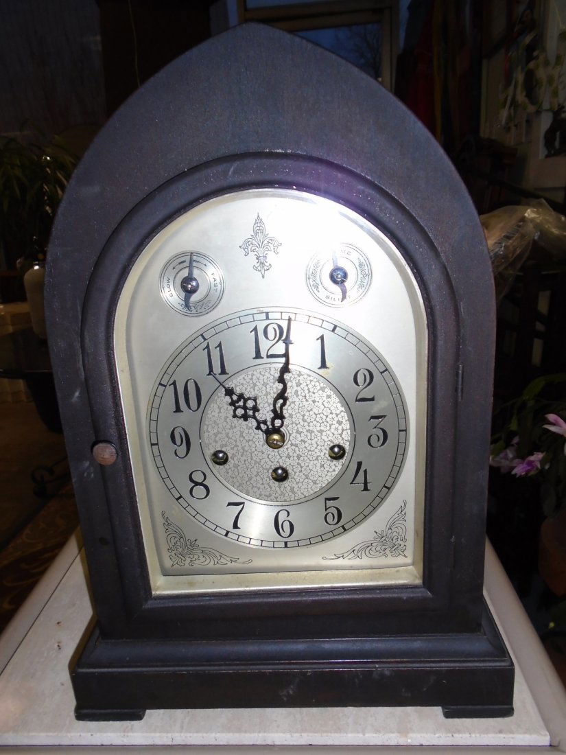 Cathedral Gothic Seth Thomas #113A Beehive Clock: Cathedral Gothic Seth Thomas #113A Beehive Clock working condition! from estate looks good has key pendelum included see pics