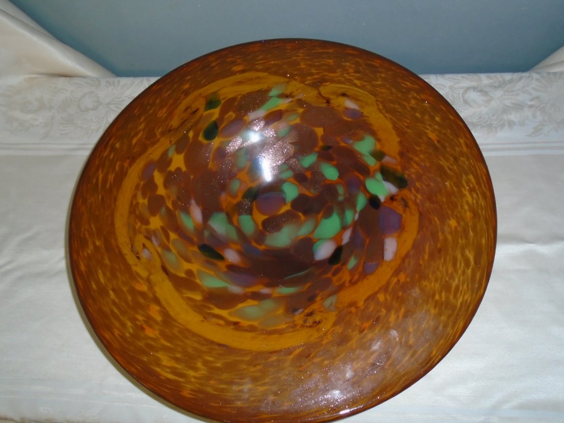 Very Large Art Glass Bowl Czech or Murano Hand Blown: Very Large Art Glass Bowl Czech or Murano Hand Blown beautiful piece no damage no label gold and copper running through out the glass white on back , orange and colors on front 16 1/2" wide 3" tall se
