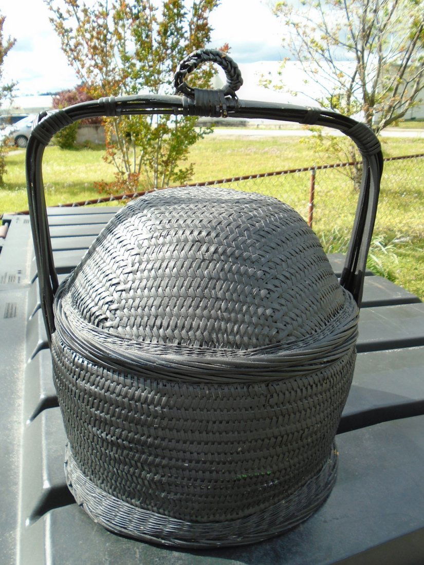 vintage asian basket w/Lid (1 of 2)