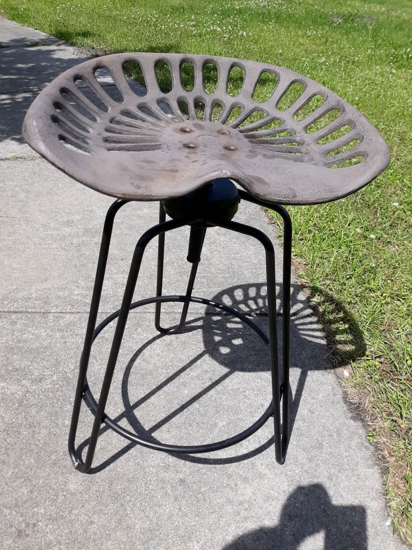 wrought iron tractor seat bar stool (1 of 3)