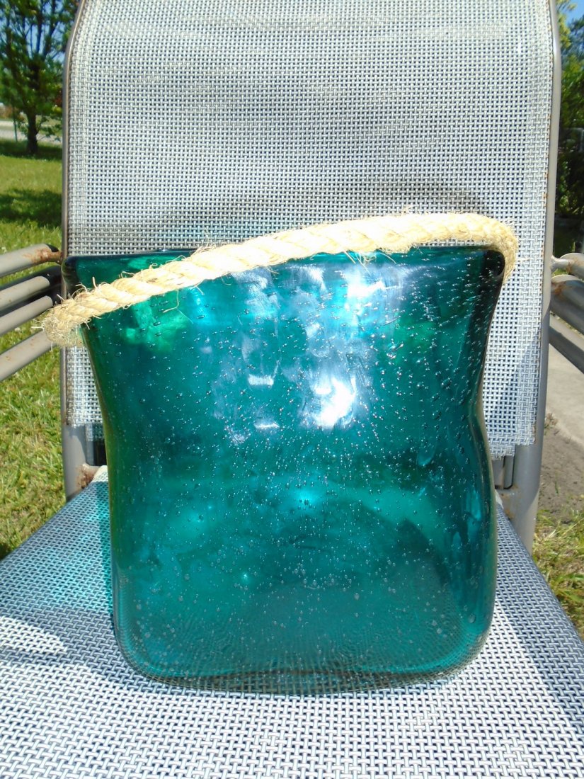 Very Large Blenko Glass Basket with Rope Handles: Very Large Blenko Glass Basket with Rope Handles this is very heavy no damage turquoise blue green see pics 10" tall 8 1/2" wide