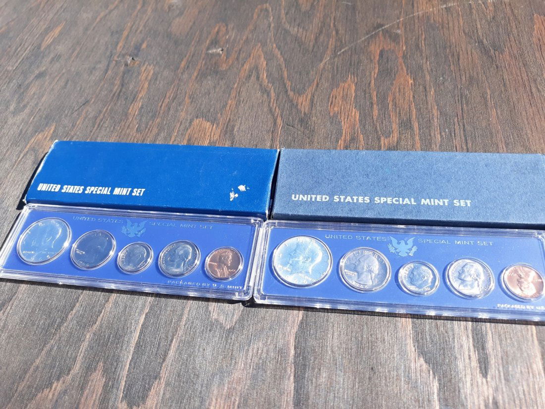 lot of 2 1966 US Special Mint Sets (1 of 3)