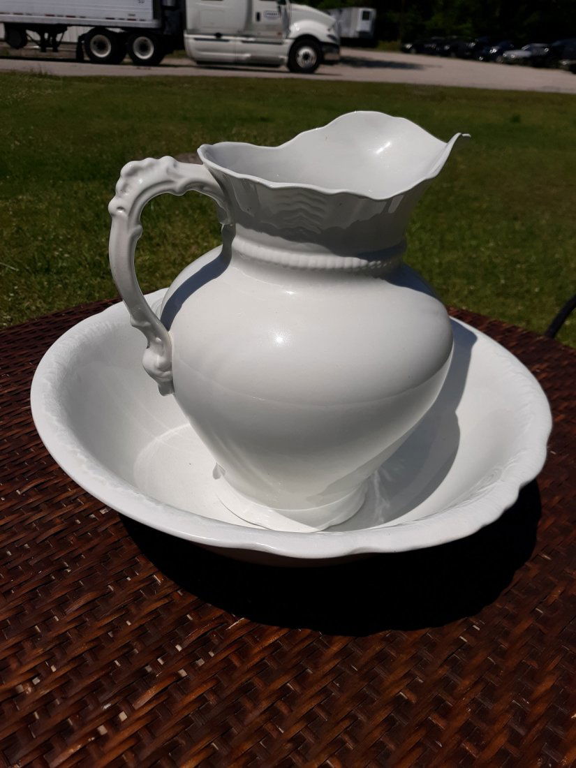 Monumental alfred Meakin Pitcher and Bowl Ironstone (1 of 6)