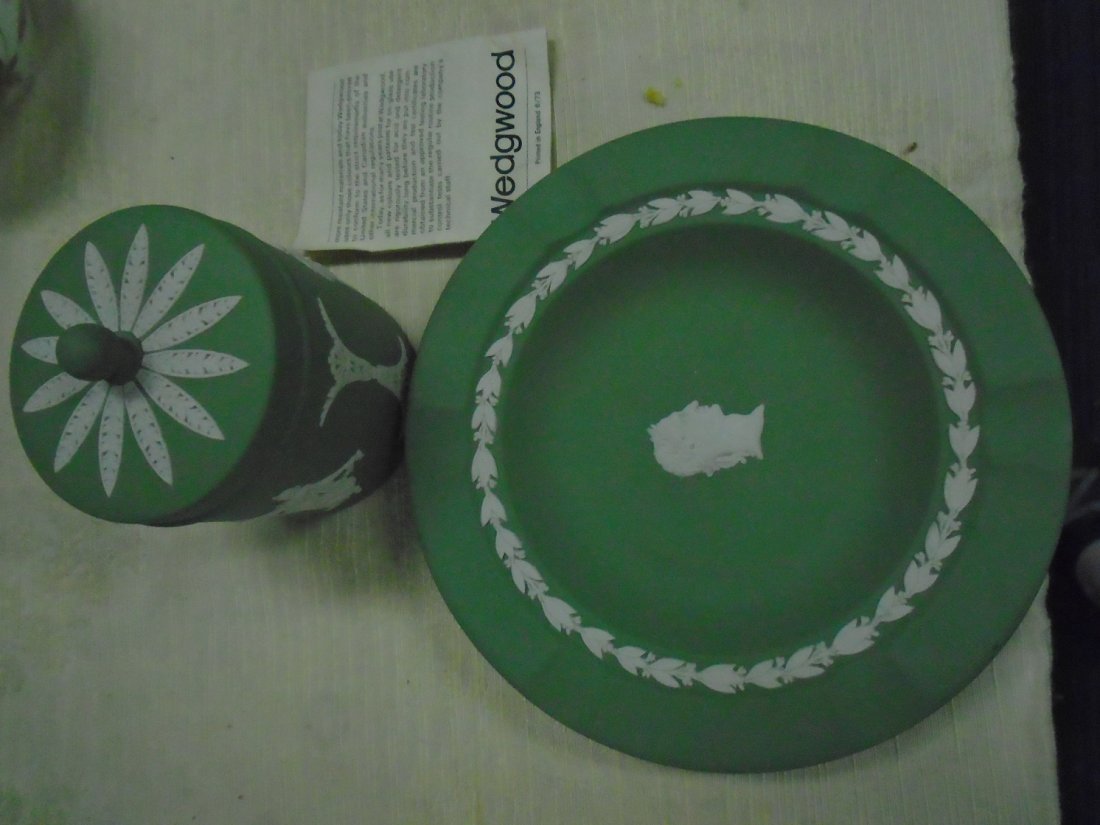 Wedgwood Jasper ware Sage Green Round Trinket box/plate (1 of 3)
