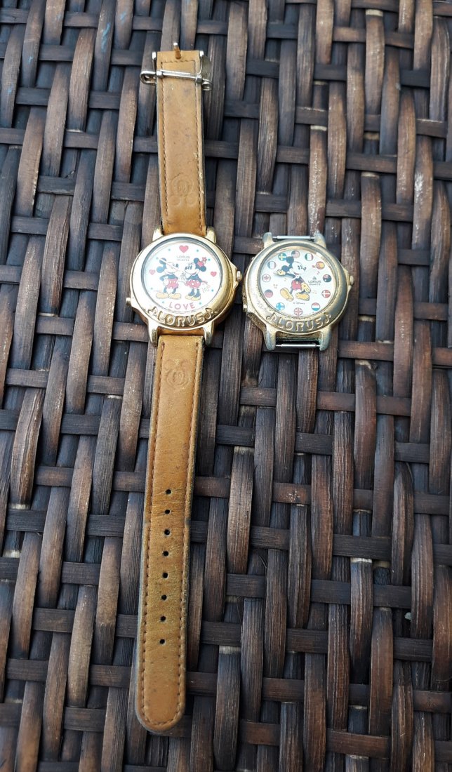 lot of 2 vintage Mickey and Minnie Mouse loris watches (1 of 6)