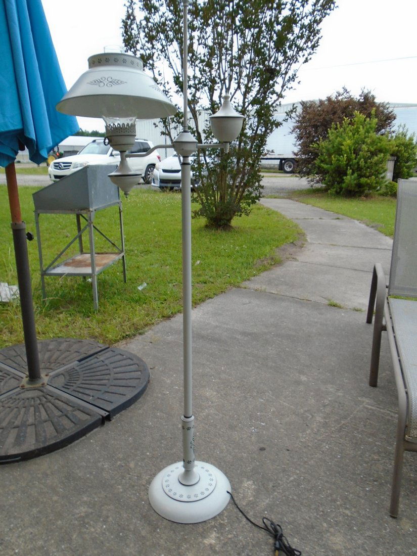 vintage Tole Ware Floor Lamp LQQK! (1 of 4)