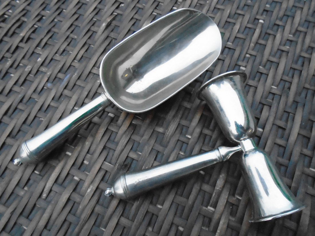 Vintage Towle  Ice Scoop and  Double Jigger (1 of 3)