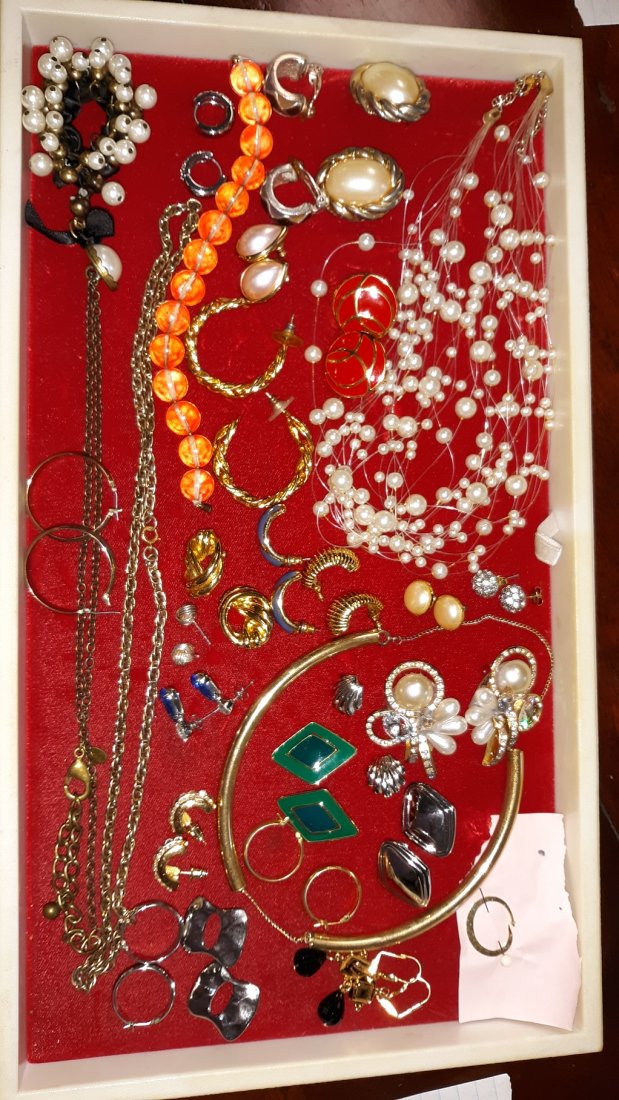 Large Lot of Costume Jewelry Monet,Trifari++: Large Lot of Costume Jewelry Monet,Trifari++all in very good condition everything pictured that you receive! not the red display box see pics