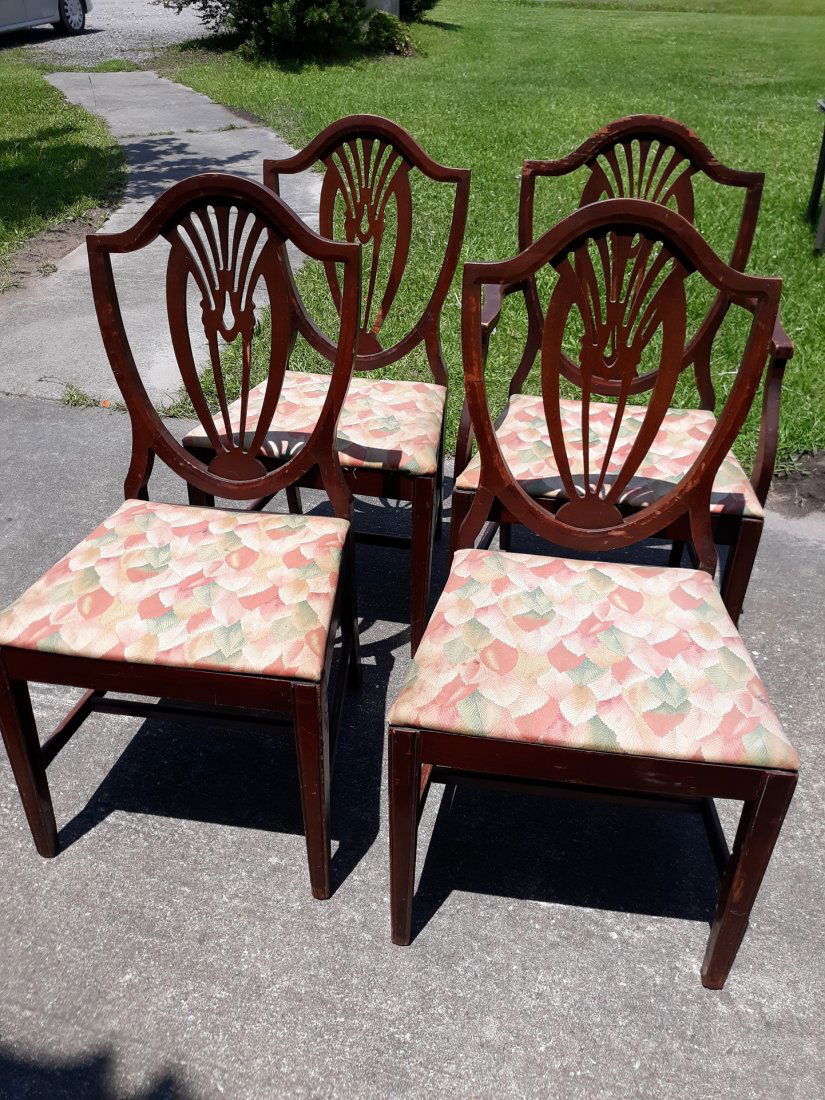 vintage set of 4 Mahogany shield back chairs Sturdy!: nice set of 4 shield back dining chairs 1 captain and 3 mates good and sturdy could use some light refinishing or paint them your favorite color. all for 1 bid see pics!