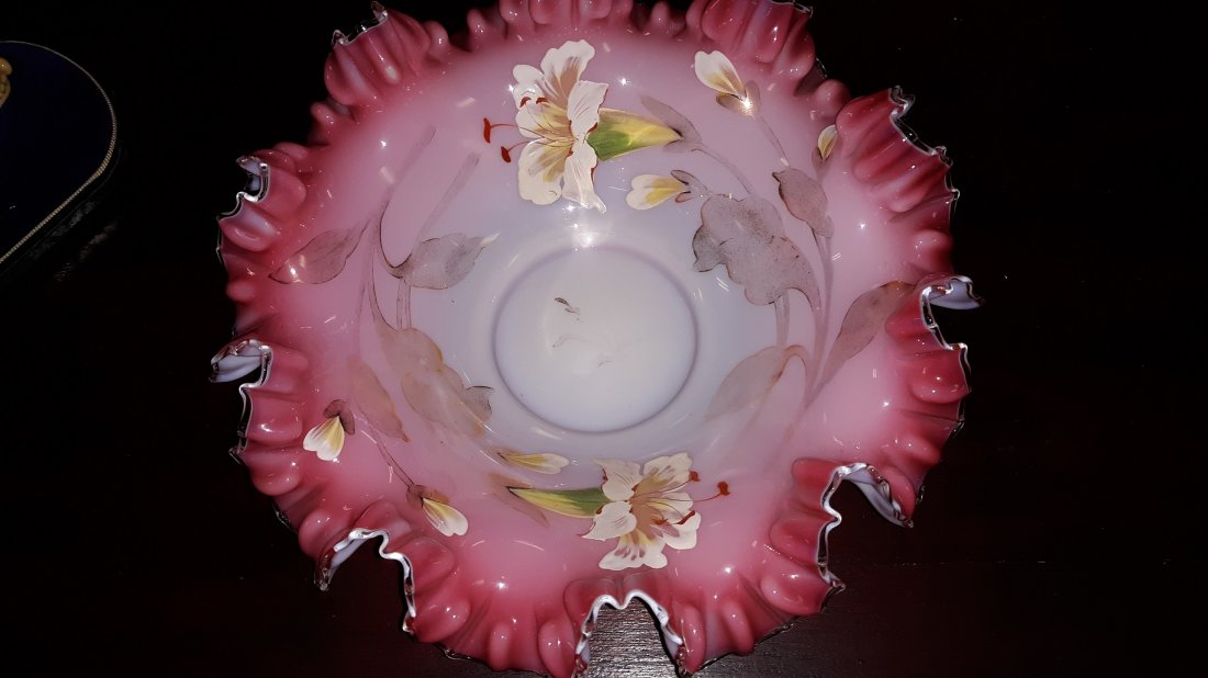 webb? victorian hand blown art glass bowl hand decorate: webb? victorian hand blown art glass bowl hand decorated!Thomas Webb & Sons ? Victorian hand blown Decorated Art Glass Bowl pink overlay glass bowl enamel decorated with flowers ruffled rim, also some