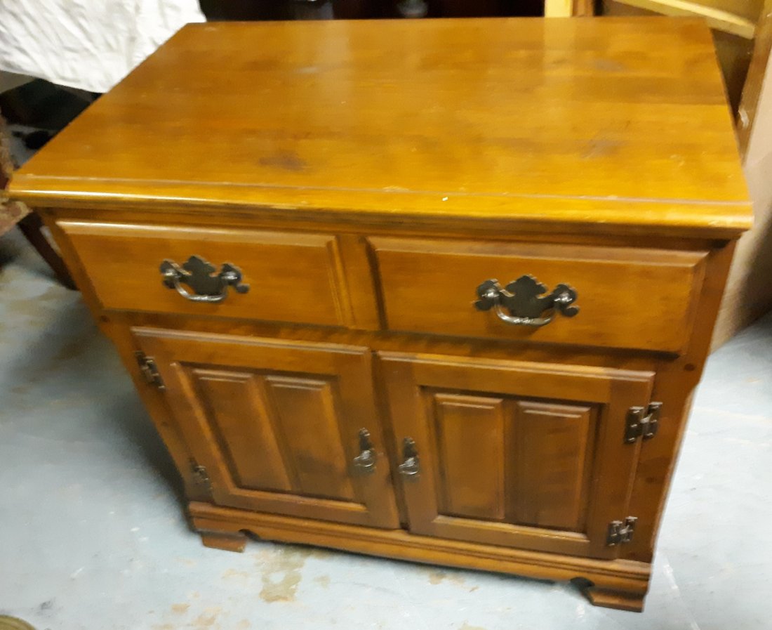 Rock Maple server Alfred Assid? Furntiure (1 of 4)