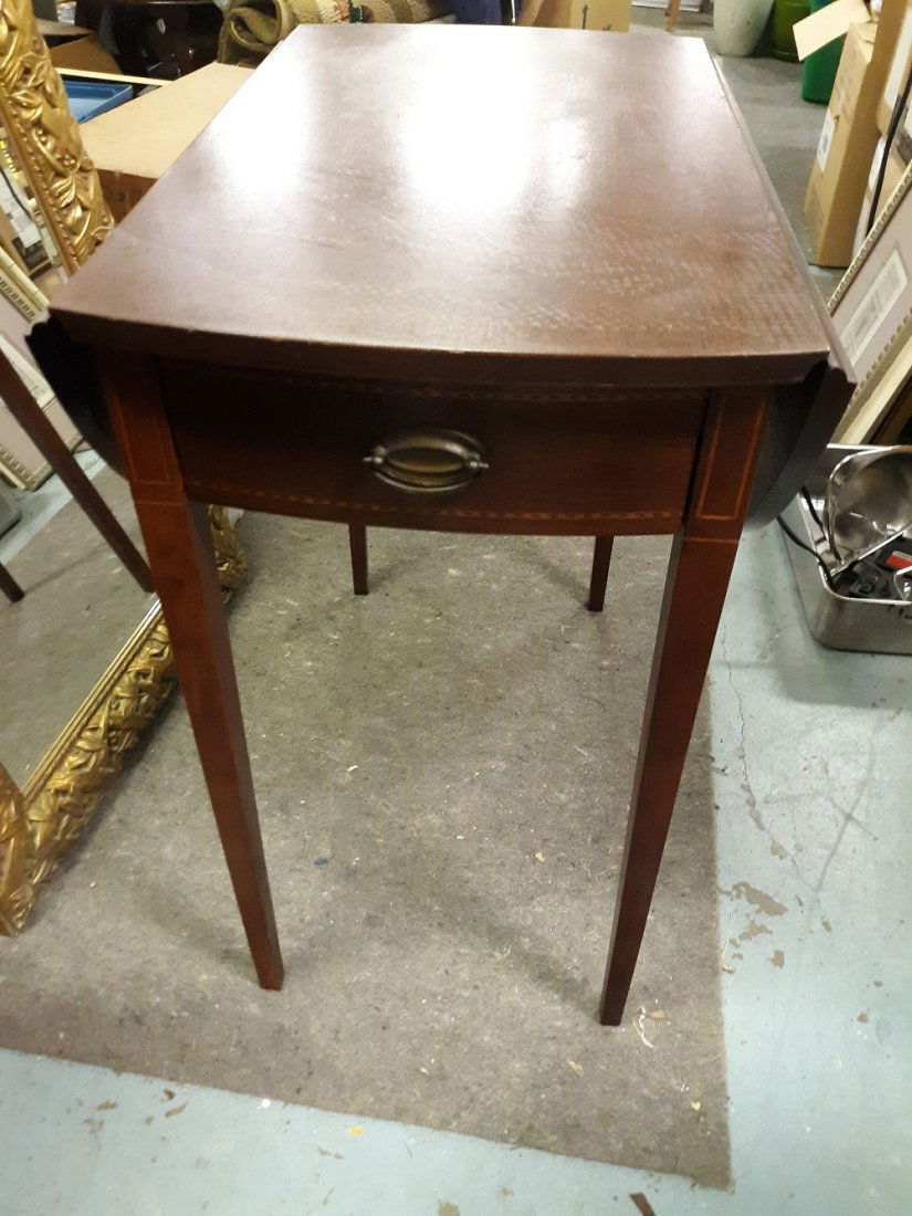 Mersman pembroke drop side table Beautiful! (1 of 5)