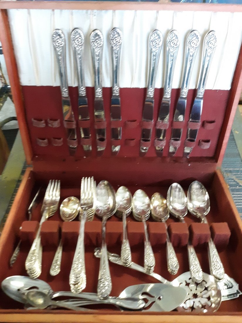 Wm Rogers Flatware Rose pattern 55 pcs (1 of 3)