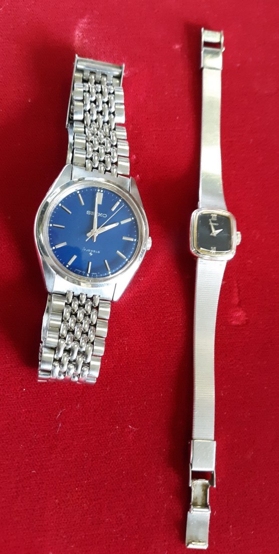 Vintage Seiko Watches Working! lot of 2: 2 beautiful Seiko watches both in excellent condition both working see pics