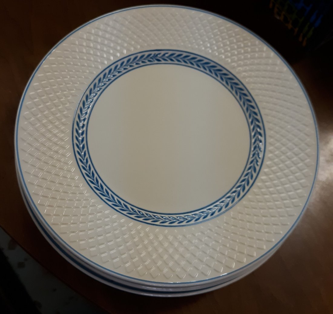 Spode China Lot of 8 Elaine Blue: lot of 8 spode 9 1/2" luncheon plates 1290 elaine blue mansard all 8 from the estate very good condition show light use see pics