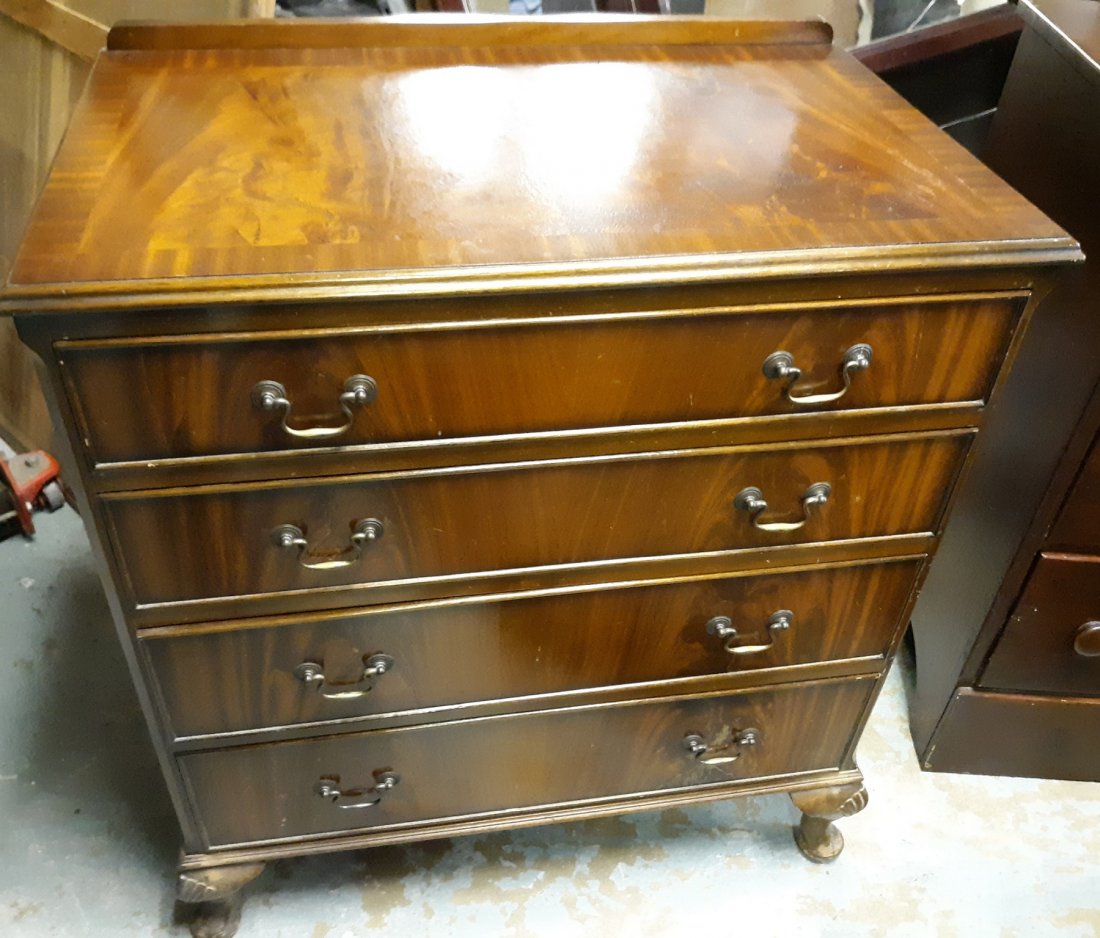 Anti Chippendale Flame Mahogany Server/Commode Dillon: beautiful Chippendale style buffet server chest of drawers 1920's flame mahogany , 4 drawers very good condition 34" x 19" x 31 " original label DILLON see pics