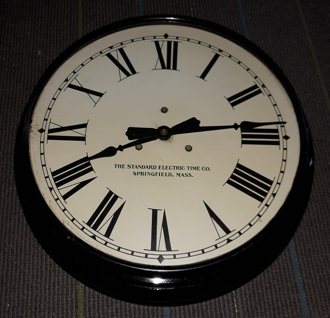 Rare 1940's standard electric time co clock 14 1/2"nice: great vintage clock probably from western union or school house 14 1/2" wide looks complete original wavy glass not tested very good clean condition! 14 1/2" see pics