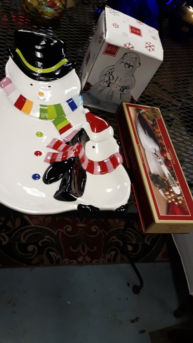 Holiday Lot Spode,Mikasa,Home: holiday lot of 3 spode cake slice in original box,mikasa santa in original box, large snowman from home all in very good condition see pics