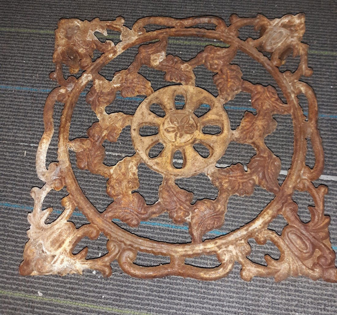 Vintage Cast iron footman / fireside trivet kettle stan: nice cast iron piece from estate solid condition see pics 11 3/4" 11 3/4" x 2 1/2" tall see pics