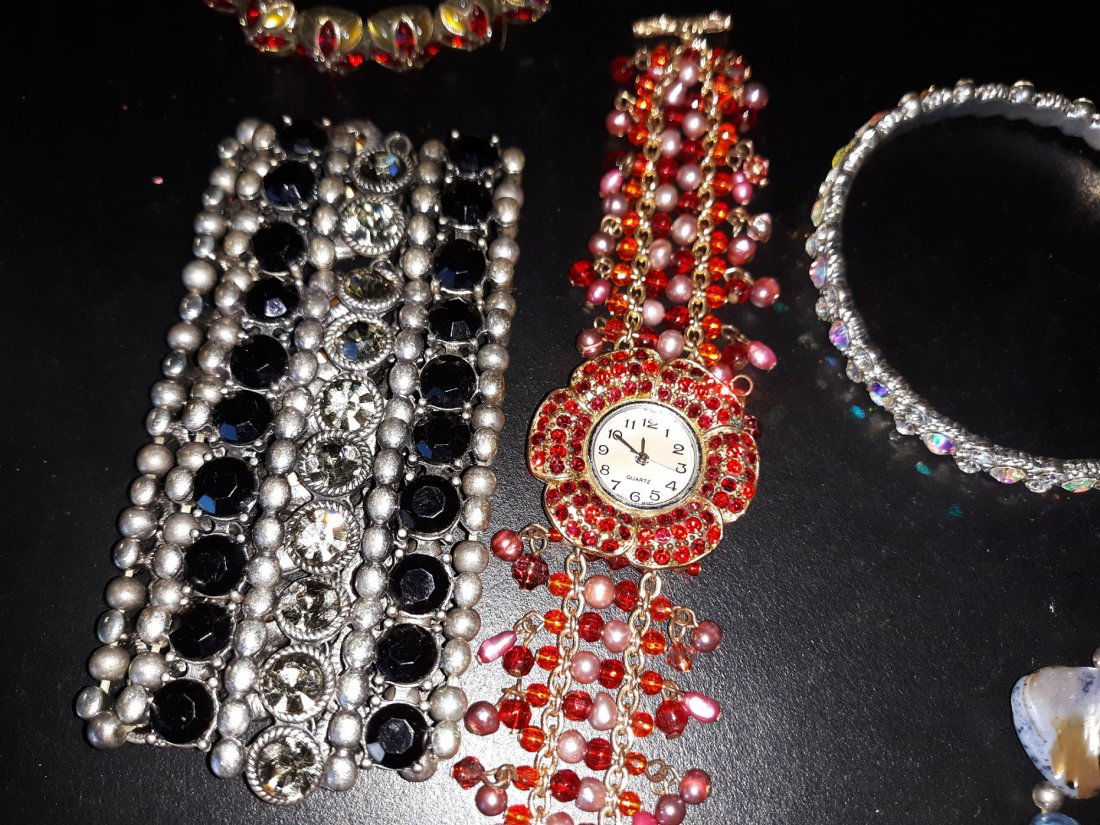 Estate Jewlery Lot Bangle bracelets,pandora style 8pcs: 8 beautiful estate jewelry pieces Pandora style bracelet necklace watch etc. all in very good condition see pics