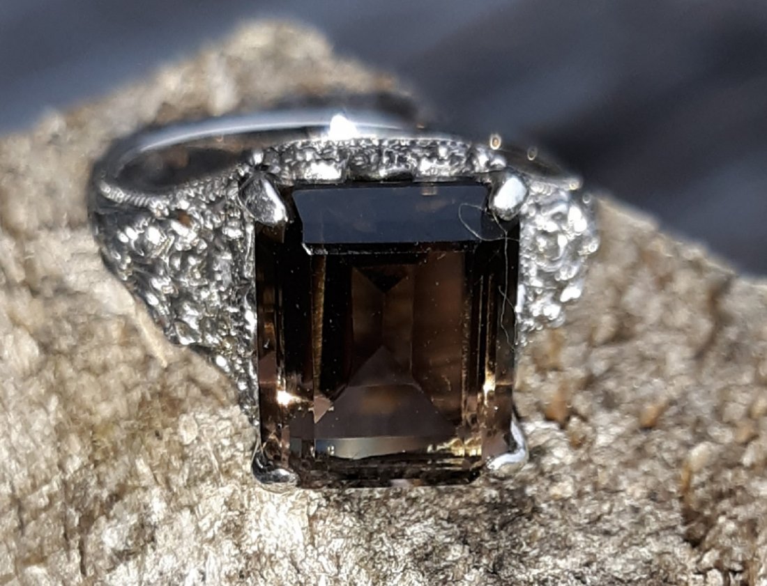Gorgeous Vintage Sterling /rootbeer Zircon 3 carat: gorgeous estate sterling ring 925 CNA Thailand beautiful filigree work with a prong set 3+ carat emerald cut rootbeer zircon incredible ring! see pics size 7 1/4"