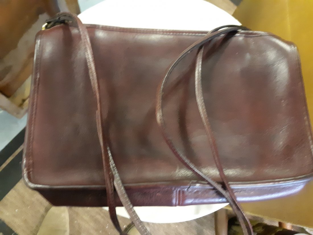 vintage thick leather coach messenger Bag purse: from estate very nice burgundy leather coach bag messenger style #948-7135 very good used condition some scratches but very nice! 11 1/4" x 7 1/4" see pics