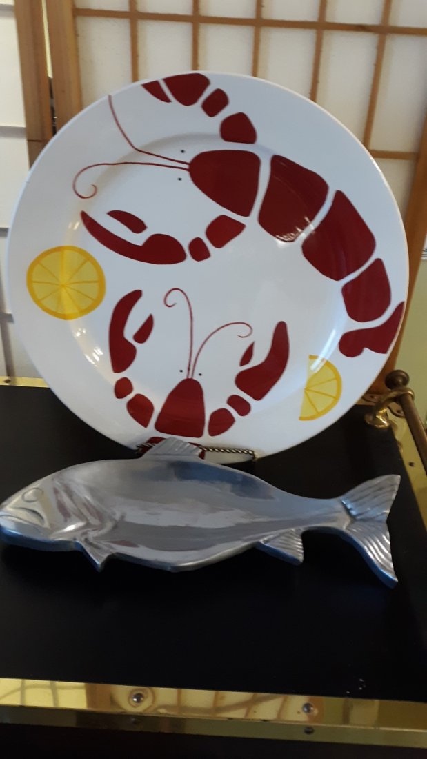 lot of 2 round EMBELLISHED PLATTER & Fish platter: lot of 2 round EMBELLISHED PLATTER & Fish platter large platter with lobster and lemons on it by TAG Round 16" a large metal fish server 16" long made in india both are in excellent condition see pics