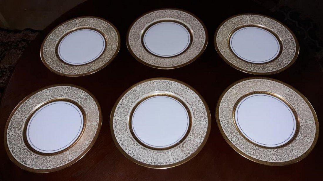 Heinrich &Co TK Thun Bohemia Gold/White China 6 Plates: Heinrich & Co TK Thun Bohemia Gold /White China Plates 4 have on the back TK thun bohemia and the other two have on the back Heinrichs and co Bavaria the patterns match. no breaks or cracks no damage 