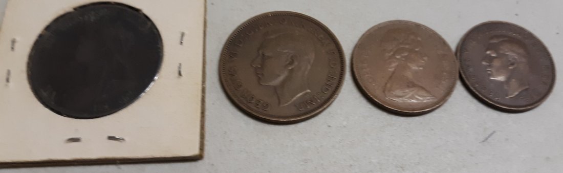 Great Britain Coins lot of 4 1899 victoria +++ (1 of 4)