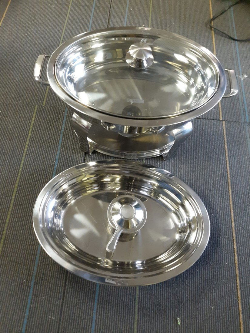Tramontina Stainless steel 4.2 QT Chafing Dish 2 pans (1 of 5)