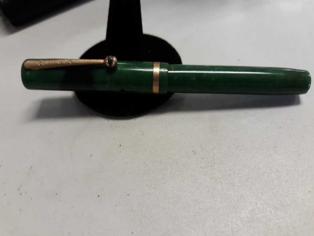 Sheaffers antique fountain pen feather touch green jade (1 of 4)