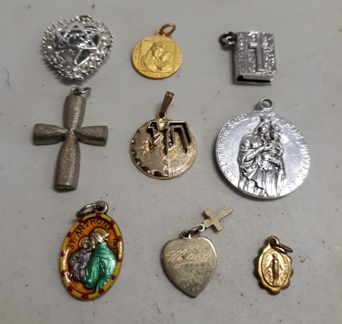 Religious Charms lot of 9: from estate lot of 9 nice religious charms all in good condition see pics all for one bid!
