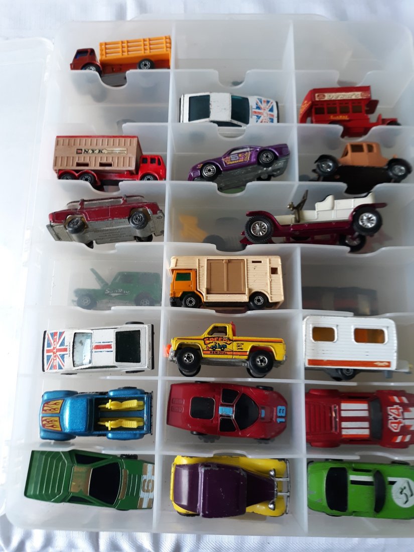 hotwheels, matchbox estate lot 1970's  & up 34 & case (1 of 7)