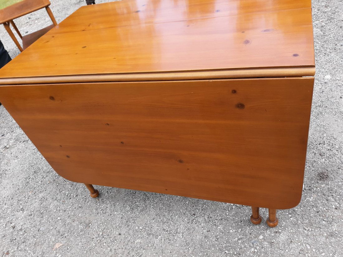 Drexel Mid century American traditional table LQQK! (1 of 6)