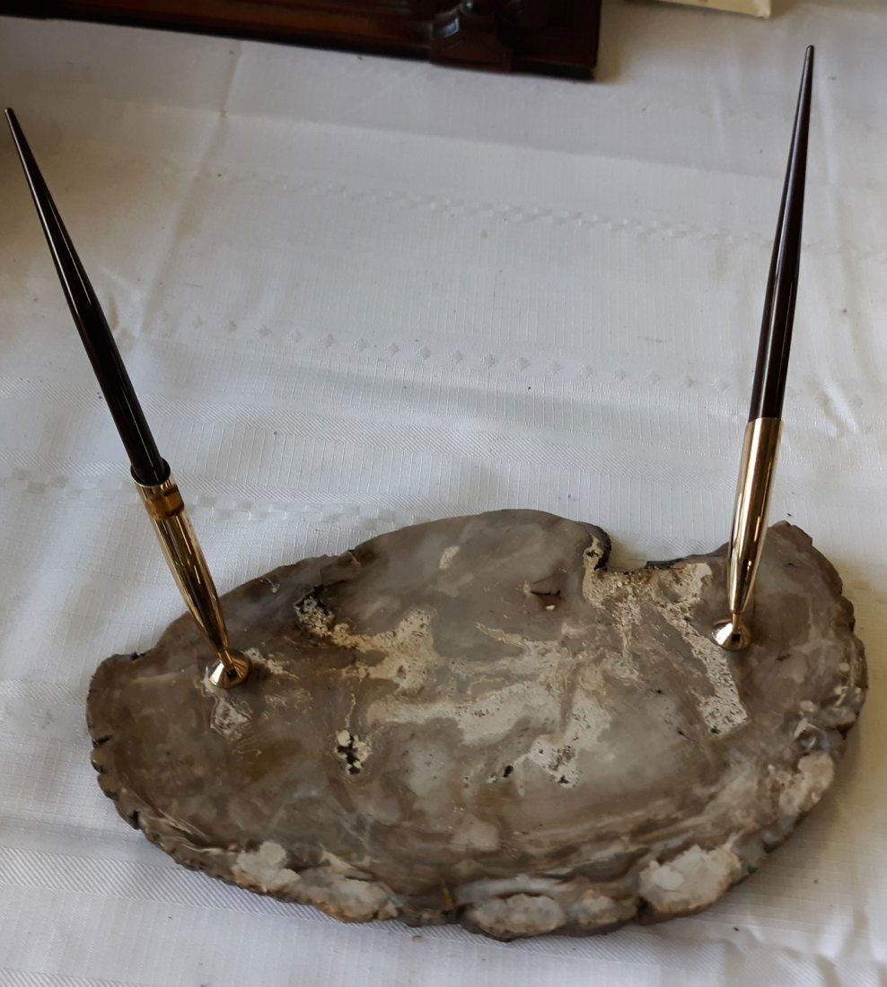 Sheaffer's rare marble desk fountain pen too! (1 of 7)