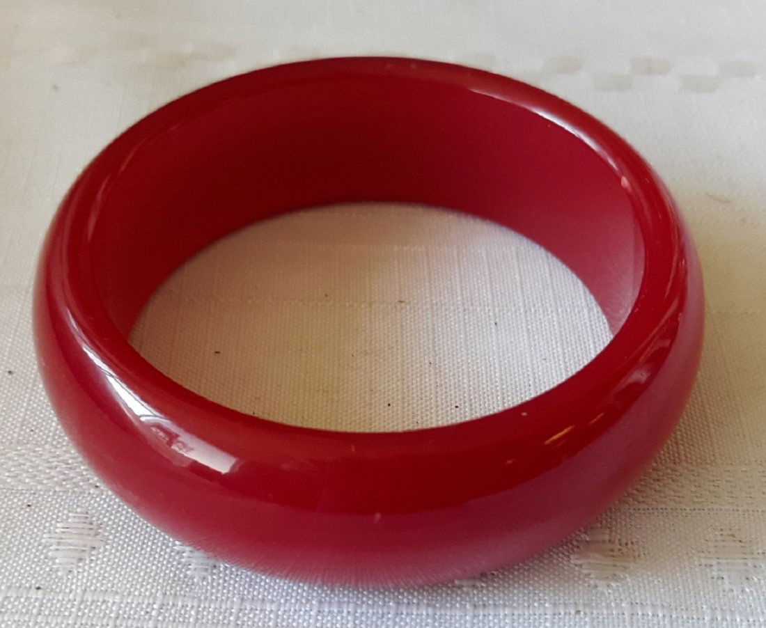 mid century style raspberry opalescent bangle bracelet (1 of 3)