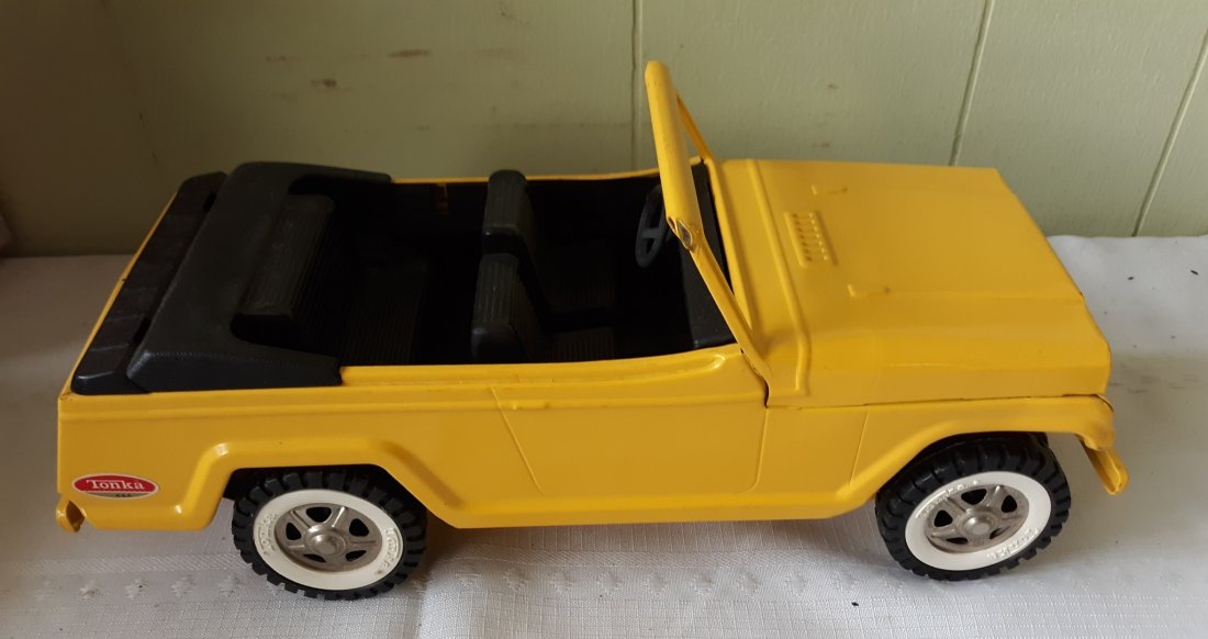 Vintage Tin Tonka Yellow Jeep Toy Minty Jeepster