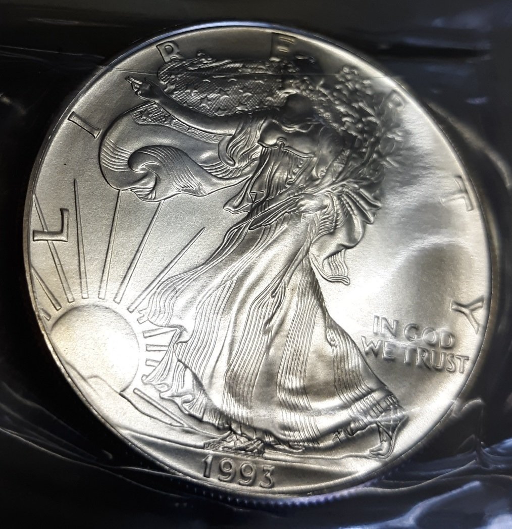 American Eagle US Silver Dollar 1993 brilliant unc. (1 of 2)