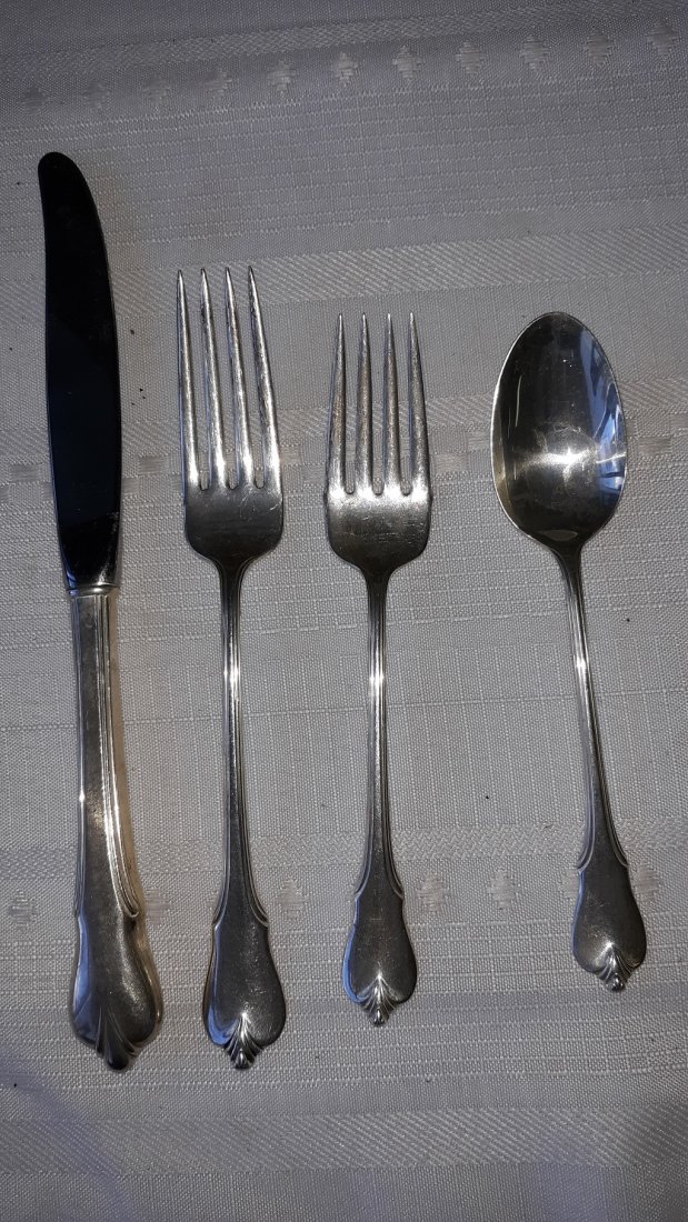 Grand Colonial Wallace Sterling Silver 4 piece Flatware (1 of 3)