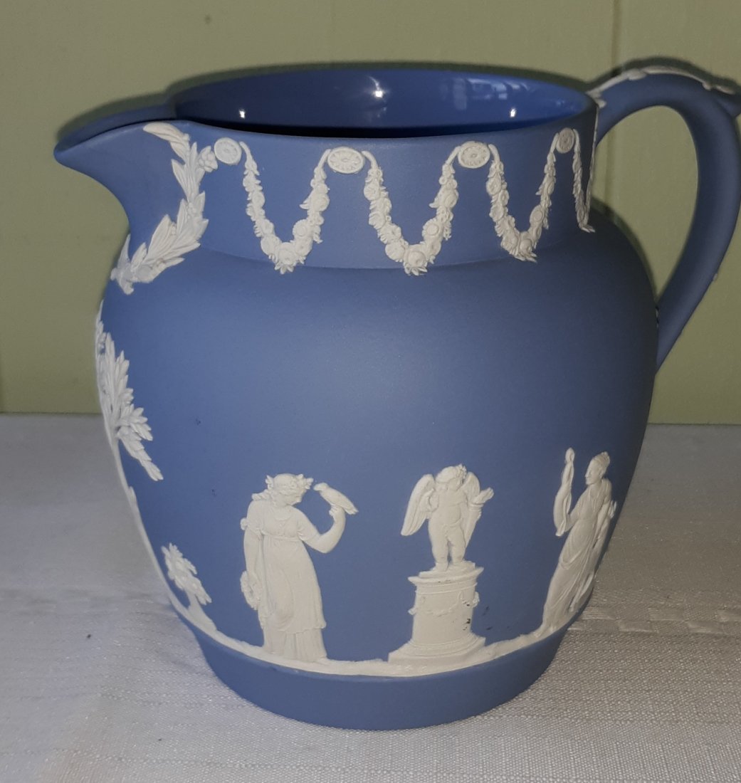 Wedgwood Jasperware Pitcher no damage 4 1/2" (1 of 3)