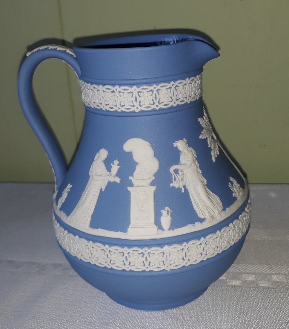 Wedgwood Jasperware Pitcher  4 1/2" (1 of 3)