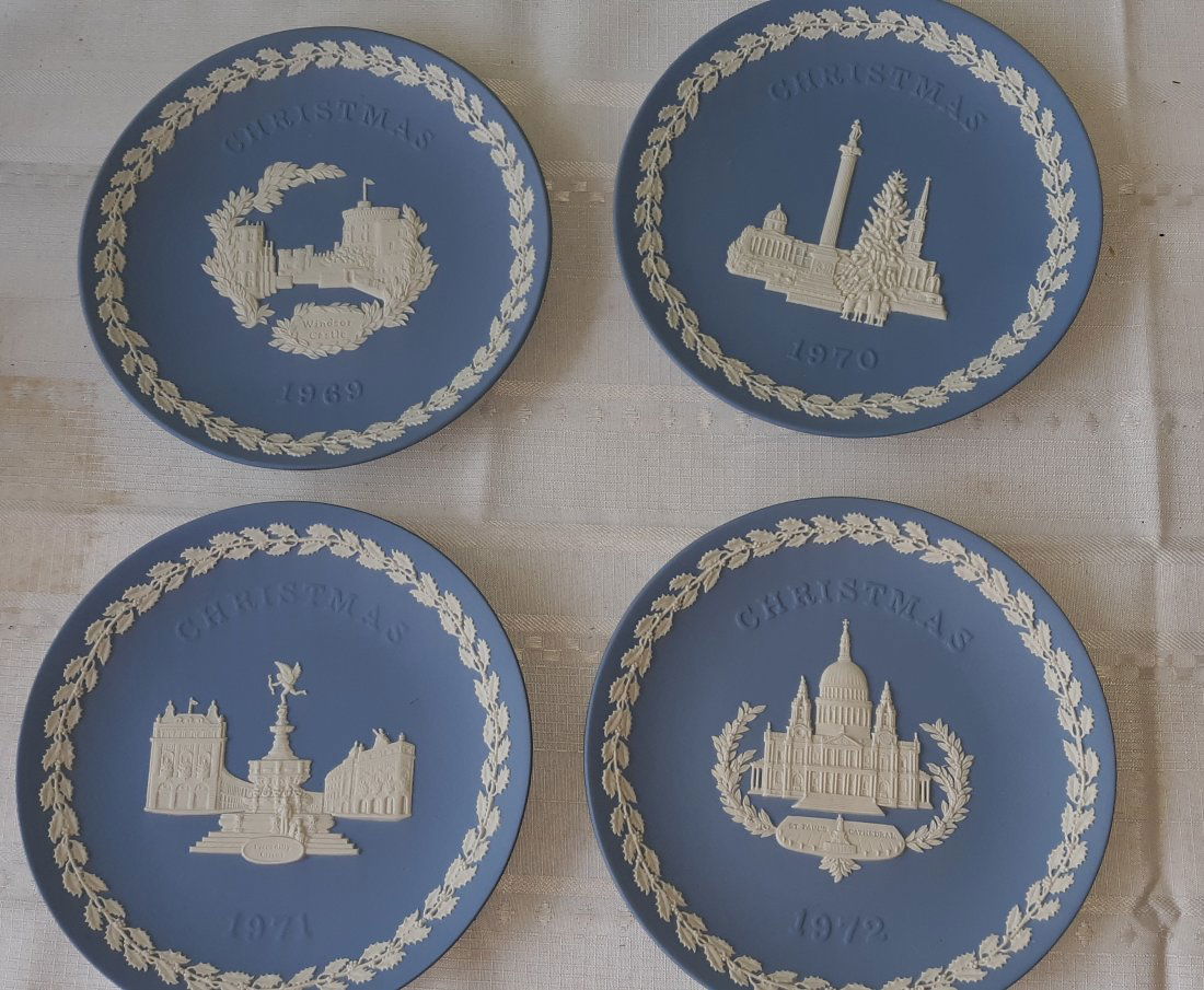 Wedgewood christmas plates cheap